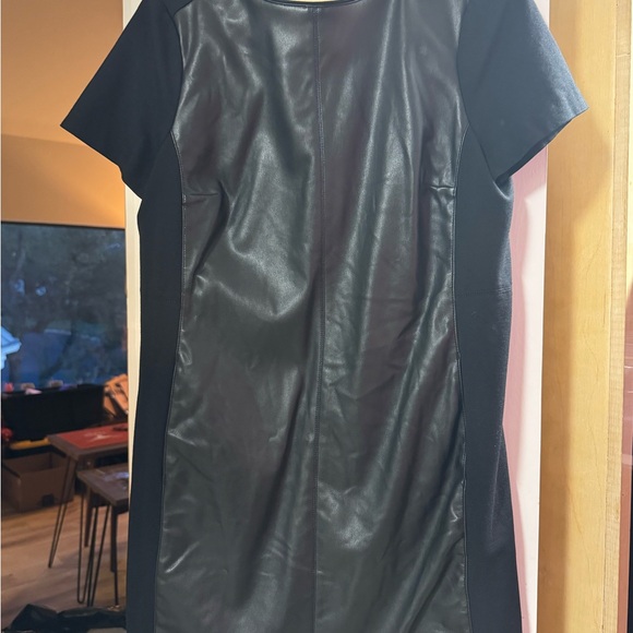 Ann Taylor Dresses & Skirts - Ann Taylor Elegant Black Dress